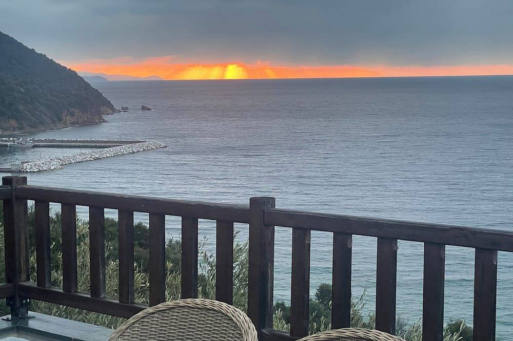 Sea-front villa - luxury, authenticity in Pilion