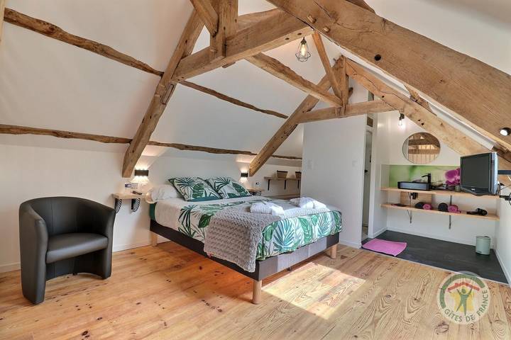 Gîte pour 4 personnes, avec Jacuzzi et Terrasse ainsi que Jardin et Vue dans Saint-Malon-sur-Mel