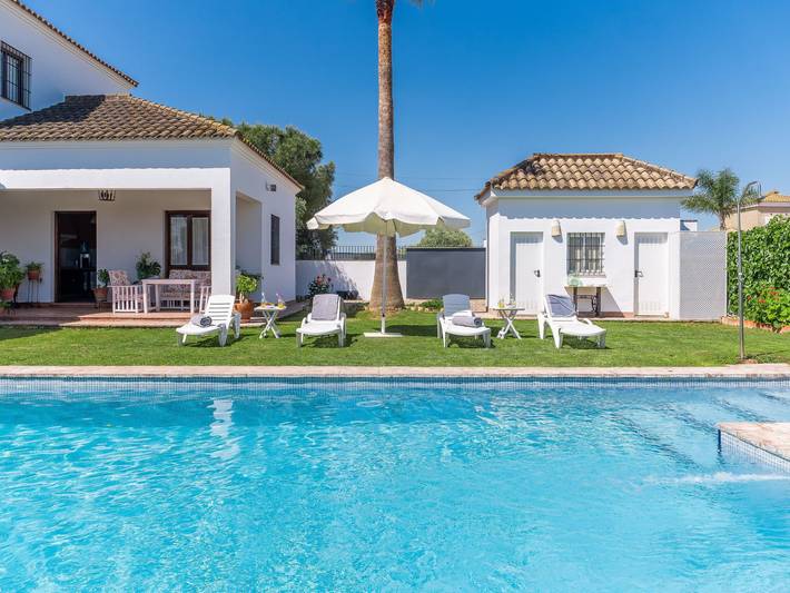 Chalet para 8 personas, con terraza además de jardín y piscina, Se admiten mascotas en Provincia de Sevilla - 4