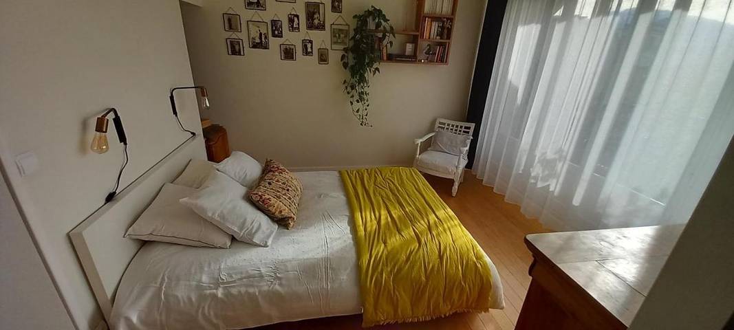 Chambre d’hôte pour 5 personnes, avec balcon et vue