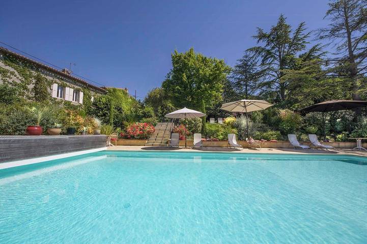 Location de vacances pour 8 personnes, avec piscine et jardin à Soupex