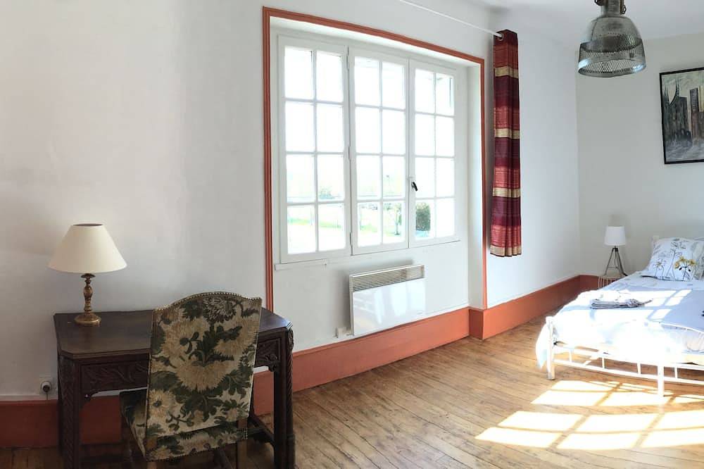 Cottage Sainte Geneviève - Maison de Maître de Charme in Champigny-sur-Veude, Parc naturel régional Loire-Anjou-Touraine
