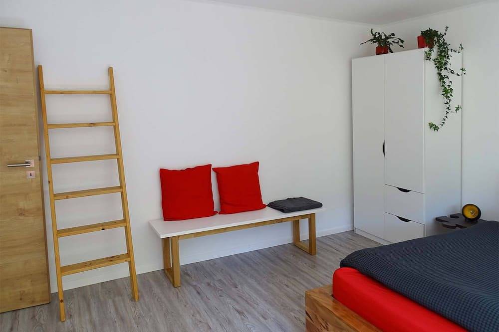Ganze Wohnung, Moderne Ferienwohnung Beim Burgberg mit Blick ins Grüne in Bad Abbach, Ostbayern