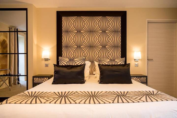 Hôtel pour 4 personnes, avec sauna et jacuzzi ainsi que terrasse et piscine, animaux acceptés à Charolles - 2