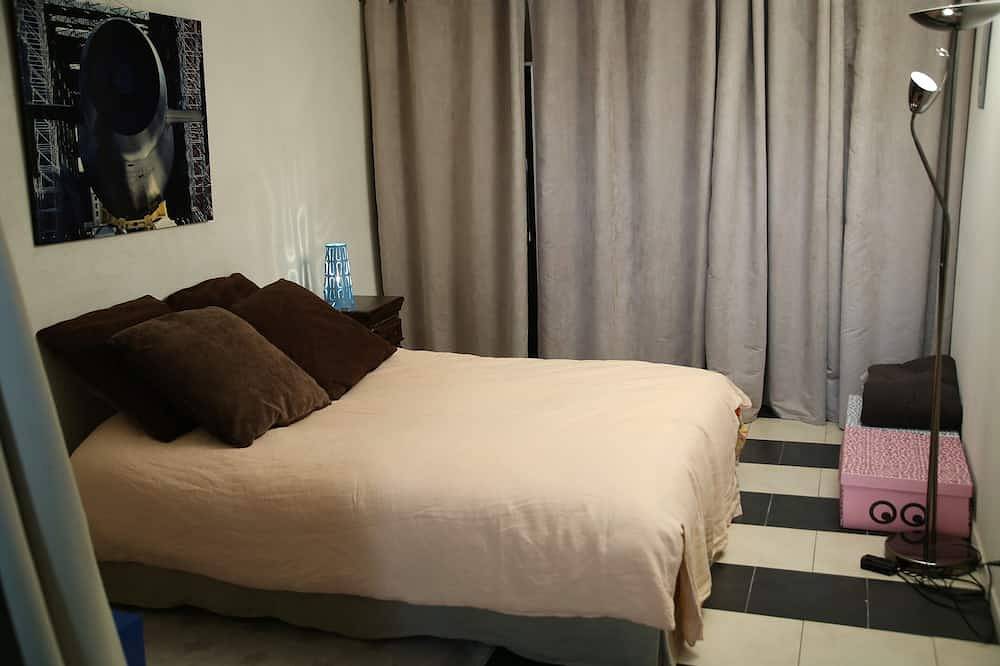 Geheel appartement, Loft van 100 m2 in het dorp van Erbalunga, aan het water in Erbalunga, Brando
