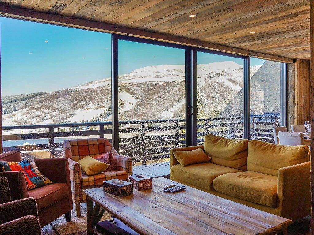 Chalet L'Anorak Super-Besse, Spa Privatif, 4/12pers. centre ville in Super Besse, Besse-et-Saint-Anastaise