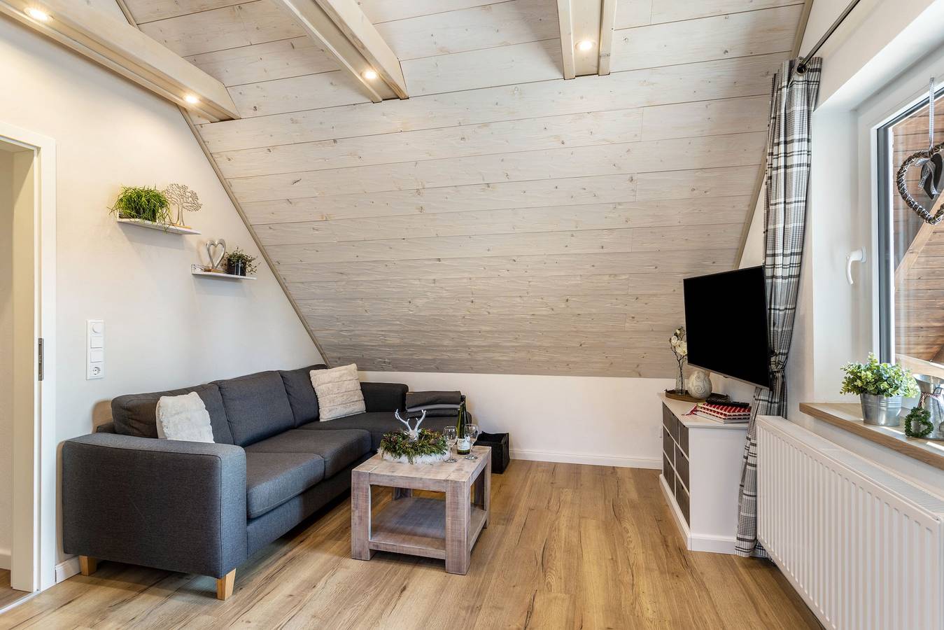 Ganze Wohnung, Ferienwohnung 'Krähling' mit Bergblick, Gemeinschaftsterrasse und Wi-Fi in Schmallenberg, Hochsauerlandkreis