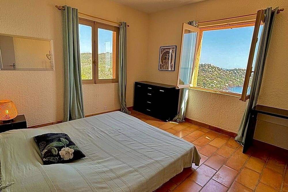 Sea view villa on the heights of Le Trayas in Saint-Raphaël, Mittelmeerküste (Frankreich)
