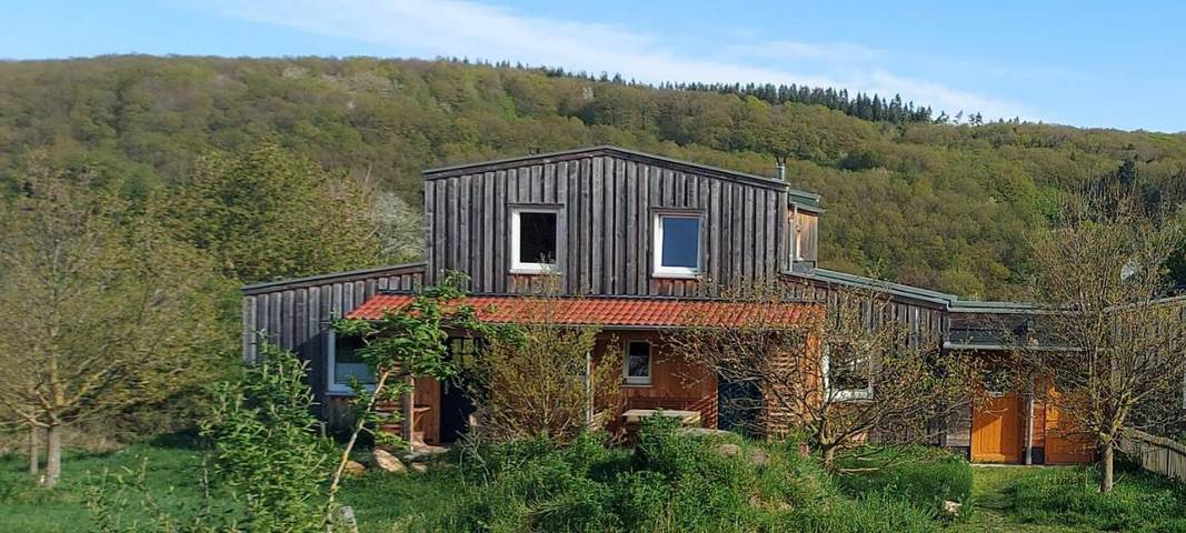 Ferienwohnung für 4 Personen, mit Terrasse und Garten sowie Ausblick in Schalkenbach