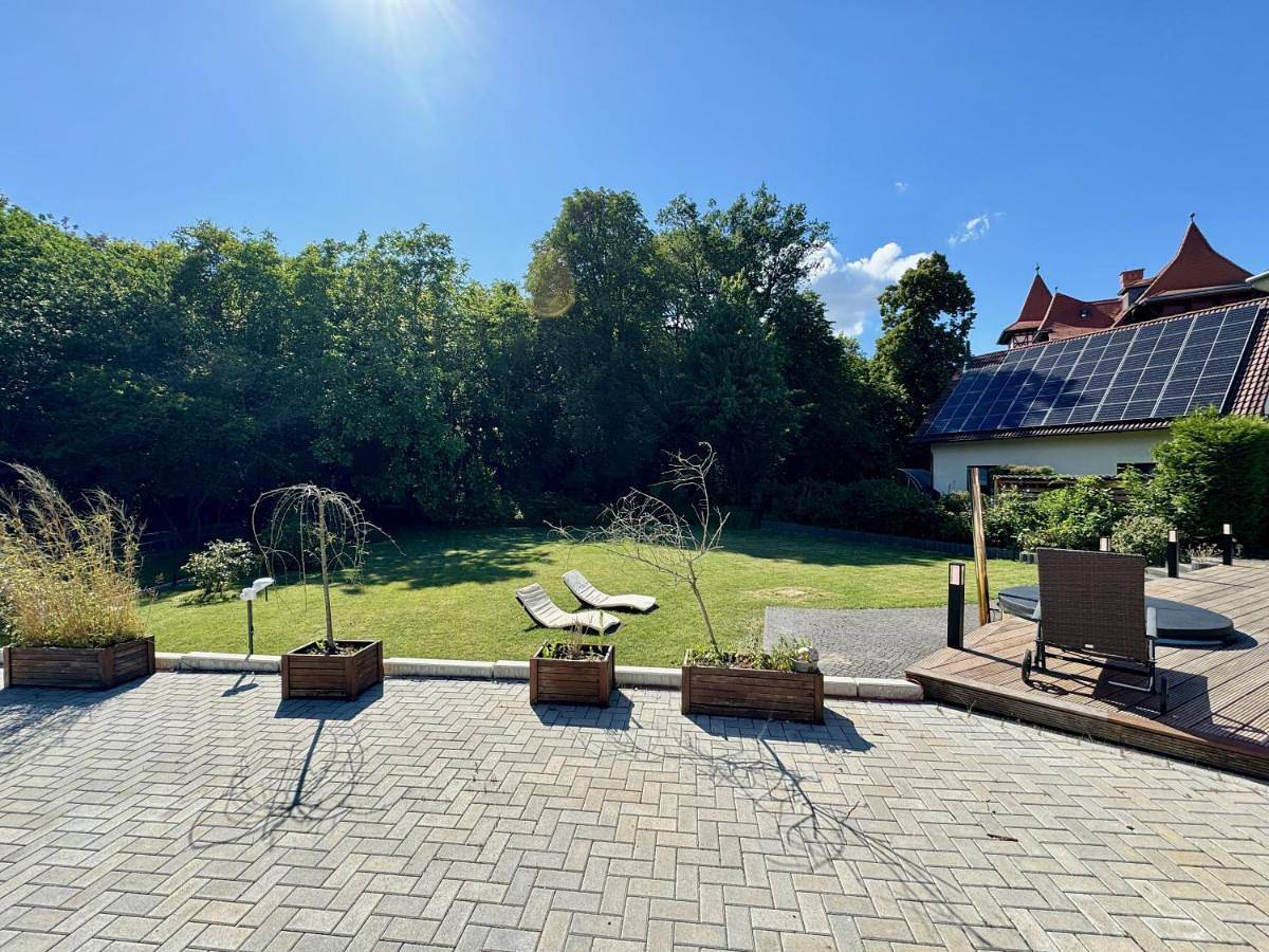 Three-Bedroom Villa in Leipzig-South, Leipzig