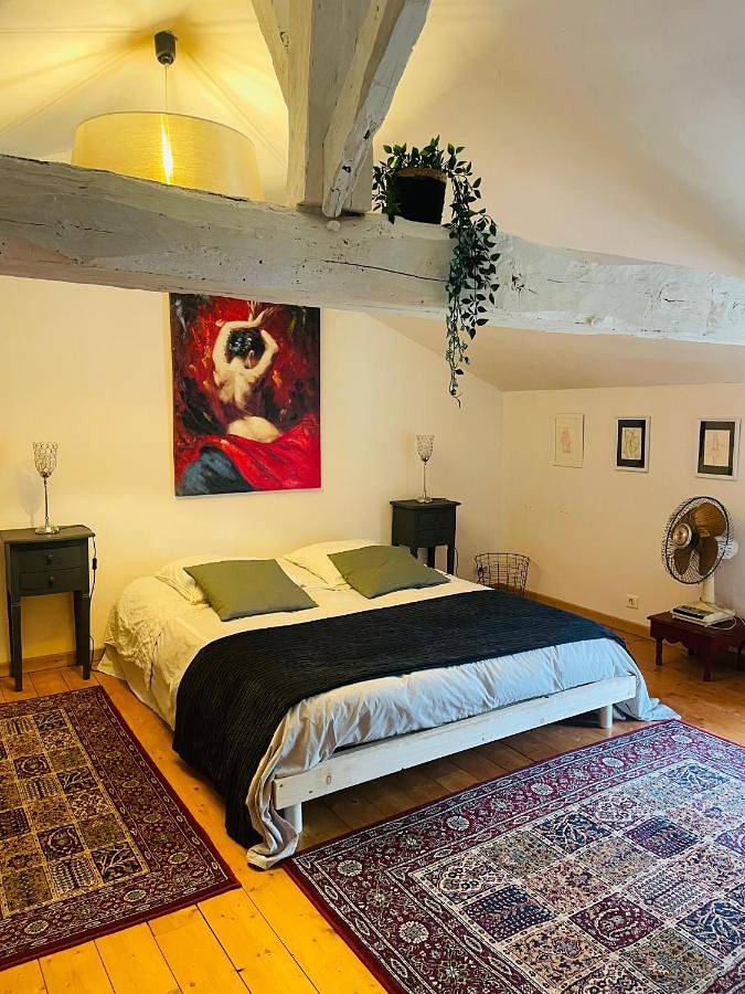 Chambre d’hôte pour 6 personnes, avec Terrasse ainsi que Jardin et Piscine