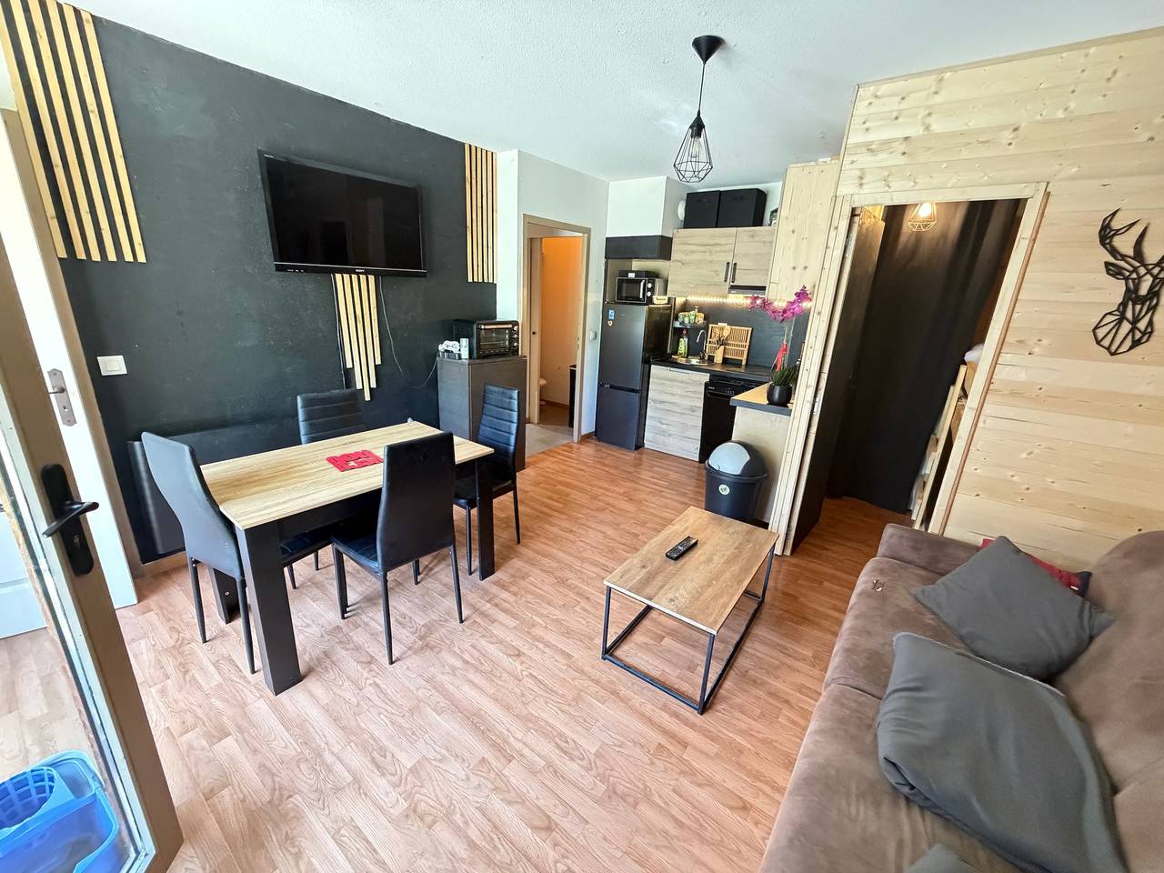 Ganze Wohnung, Appartement 'Spa Fleures D'Orelle' mit Bergblick, privater Terrasse und Wlan in Orelle, Vanoise-Massiv