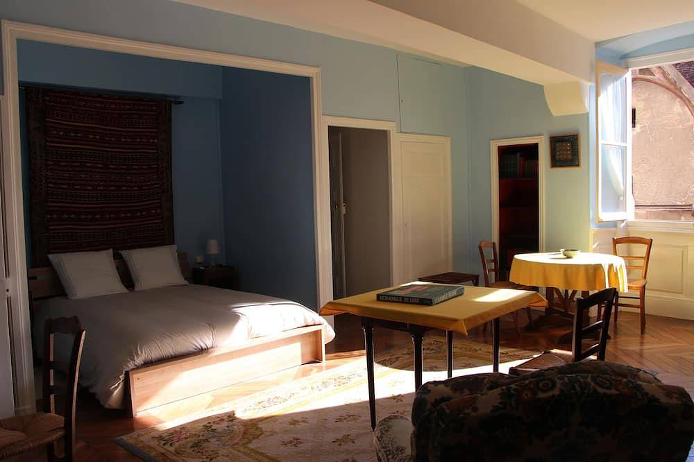 Appartement entier, Logis des gouverneurs Appartement au coeur de la Cité médiévale in Semur-en-Auxois, Région de Montbard