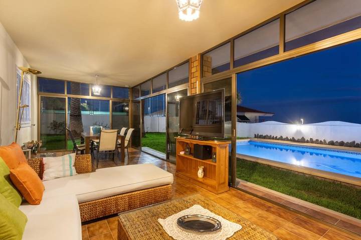 Casa rural para 10 personas, con piscina y vistas al lago además de jardín y terraza en El Rosario - 3