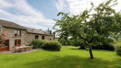 Gîte pour 9 personnes, avec jardin à Lierneux