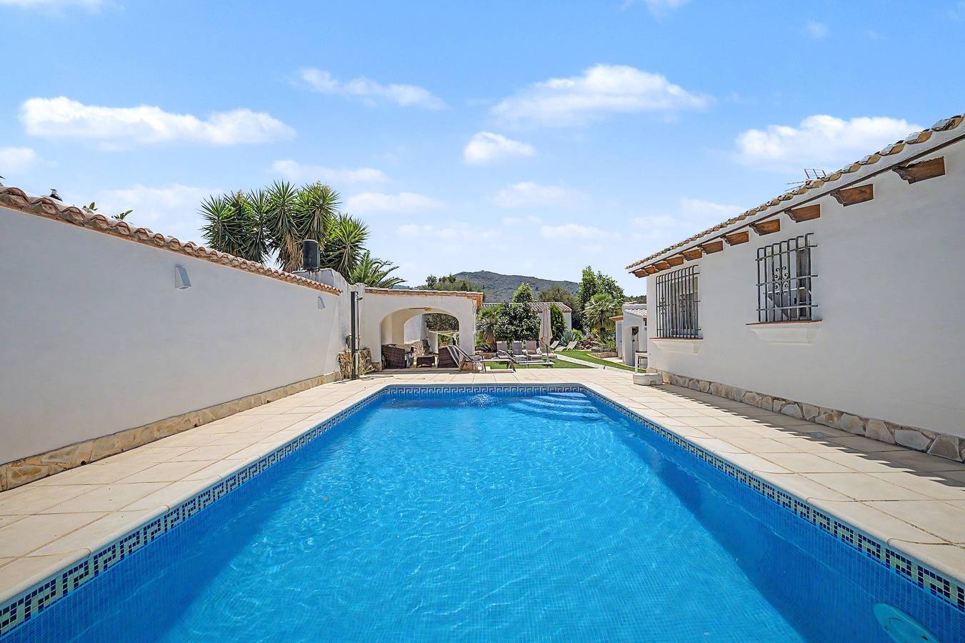 Villa 'Jazmines' with Sea View, Wi-Fi and Air Conditioning in Pego, Costa Blanca
