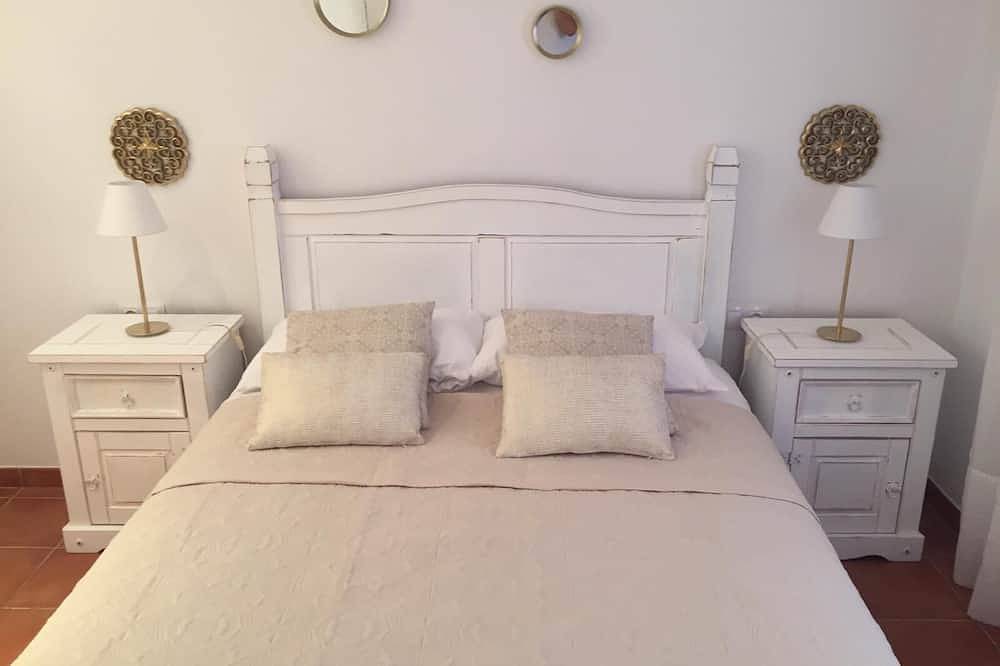 Villa met \"verwarmd zwembad\", 300 megabyte Wifi en Netflix - 100 meter van het strand in Corralejo, La Oliva
