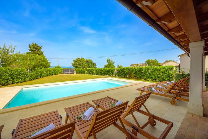 Villa pour 16 personnes, avec jardin ainsi que piscine et terrasse à Barban - 3