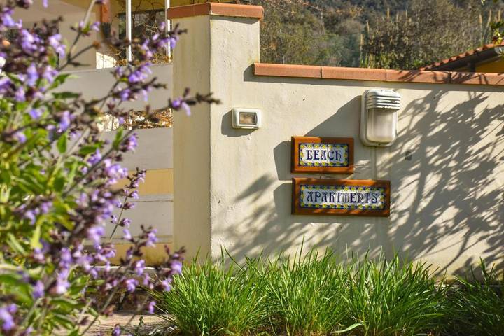 Ferienwohnung für 2 Personen, mit Balkon und Terrasse sowie Garten und Ausblick in Biodola - 2