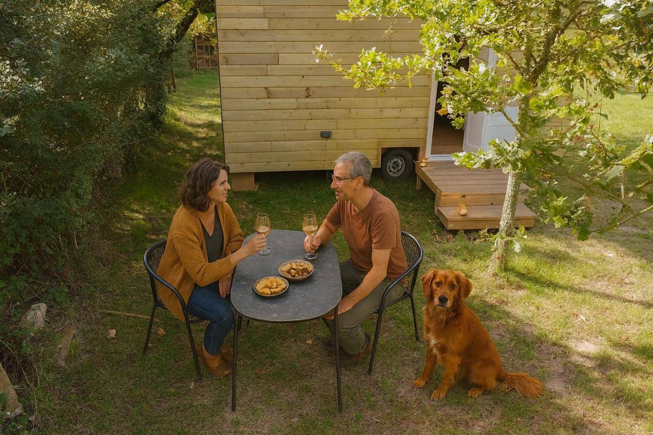 La Tiny Roulotte, hébergement insolite climatisé in Pontchâteau, Région de Saint-Nazaire