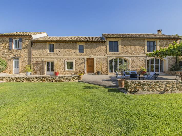 Location de vacances pour 8 personnes, avec terrasse et jardin à Uchaux - 2