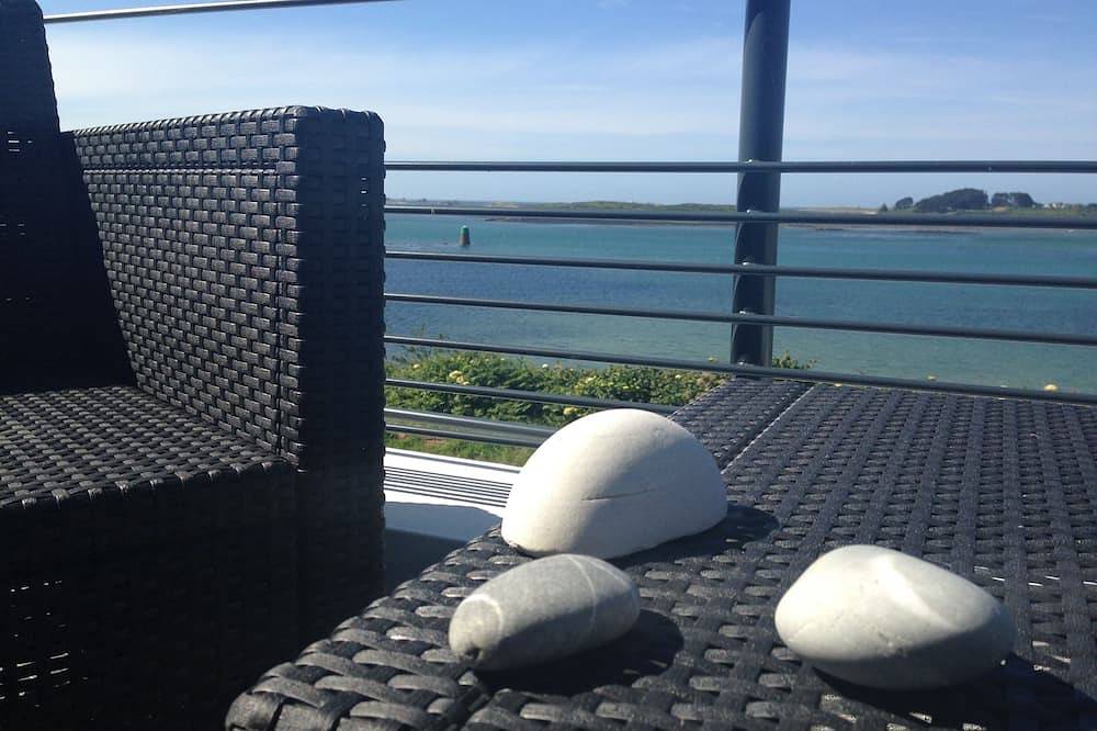 Casa y terraza con vistas al mar. in Landéda, Región de Brest