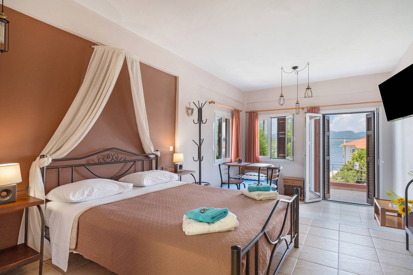 Entire studio, Studio Apartment '3 Adults No 3' with Sea View, Wi-Fi and Air Conditioning in Nikiana, Alexandros