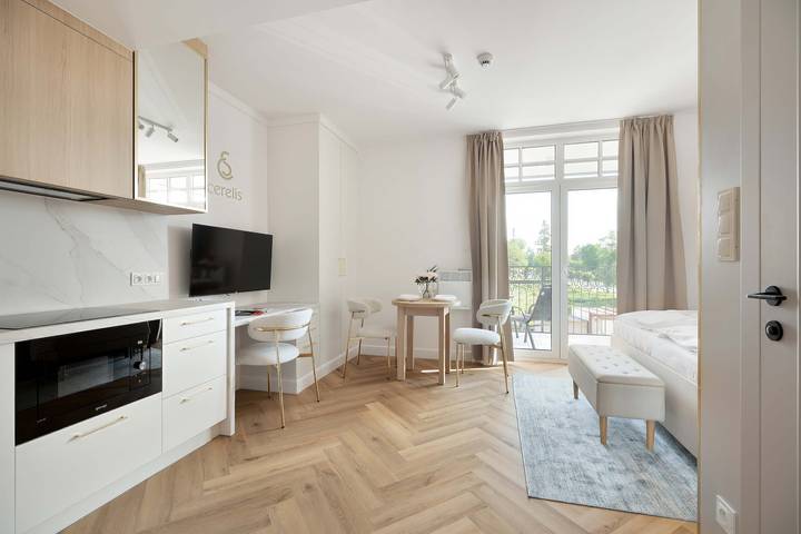 Ganze Ferienwohnung, Elegant Studio with a Balcony | Near the Spa Park in Ciechocinek, Kujawien-Pommern