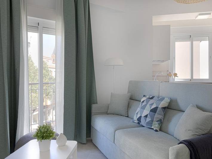 Holiday apartment for 3 people, with balcony in Málaga Central District