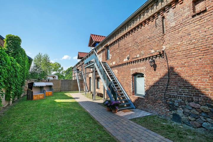 Ganzes Studio, Einzimmerapartment 'Appartement 1 - Hufeisen' mit Gemeinschaftsterrasse und Wi-Fi in Wietstock, Ludwigsfelde