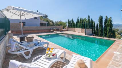 Chalet para 18 personas, con balcón/terraza y piscina en Axarquía