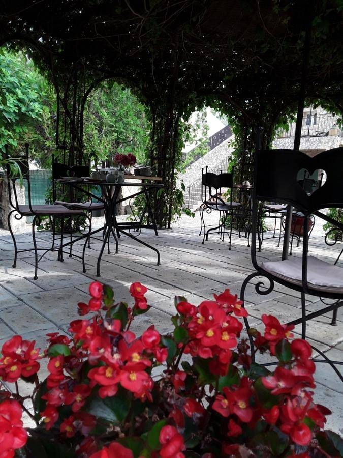 Mas de l'ile in Avignon, Vaucluse