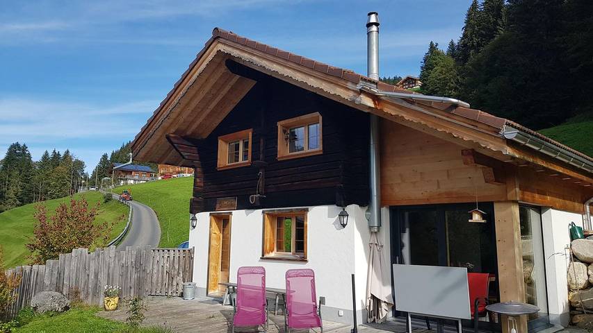 Hütte für 4 Personen, mit Terrasse und Garten in Adelboden