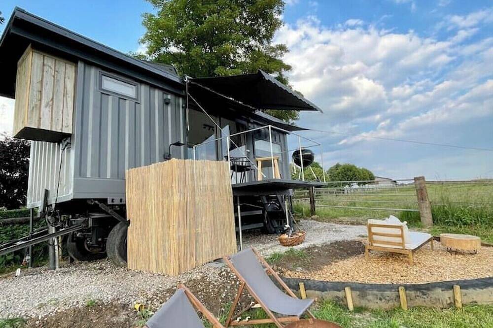 Container-Tinyhouse direkt neben der Pferdekoppel in Mettmann, Bergisches Land