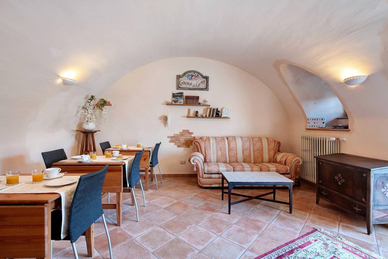 Bed & Breakfast 'Giardini Di Corte - Dalia' met Uitzicht op het Meer, Wifi en Airco, foto 10