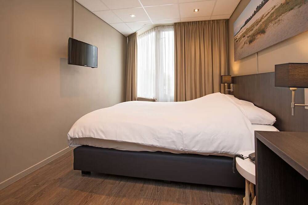 Charming Unit with Garden Access and Free Parking in Vlijmen, Near Efteling in Noord-Brabant