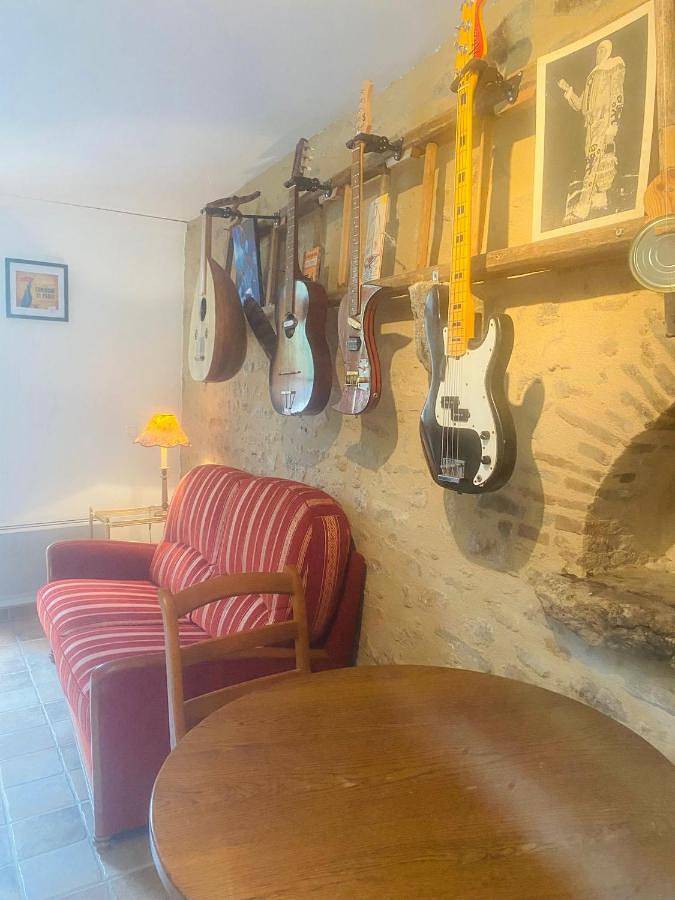 Location de vacances pour 2 personnes, avec terrasse, animaux acceptés à Badecon-le-Pin - 2