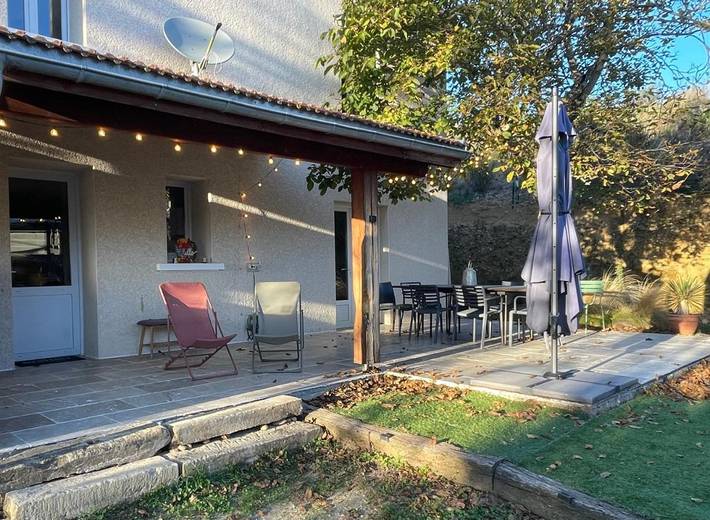 Location de vacances pour 10 personnes, avec terrasse, adapté aux familles à Saint-Barthélemy-de-Vals