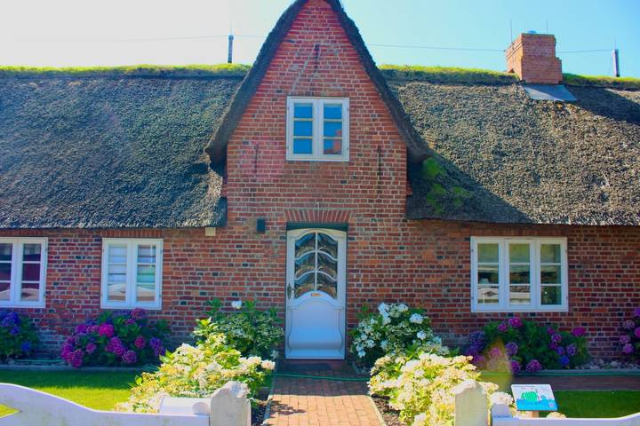 Ferienhaus für 4 Personen, mit Terrasse und Garten in Utersum - 2