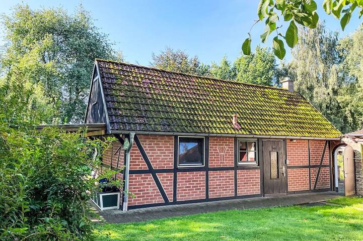 Ferienhaus für 2 Personen, mit Garten und Sauna in Sundhagen