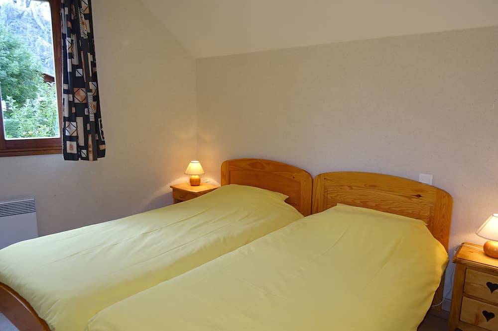 Apartamento entero, Apartamento dúplex para 6/8 personas, balcón sureste, piscina, jacuzzi in La Chapelle-en-Valgaudémar, Parque Nacional de los Ecrins