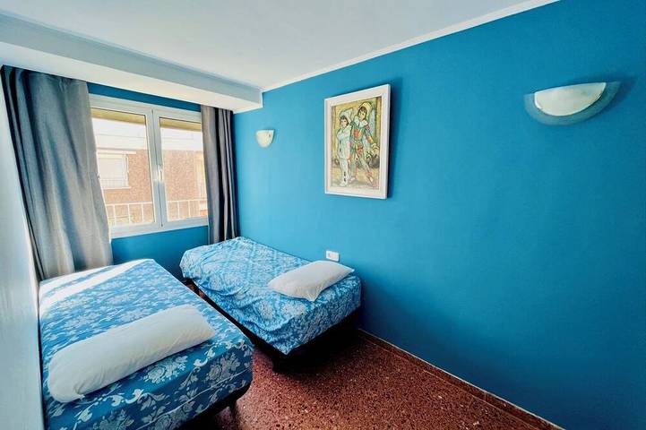 Appartement entier, Appartement lumineux 5 pers, piscine, à 5 min plage à pied - proche PortAventura in Salou, Costa Dorada