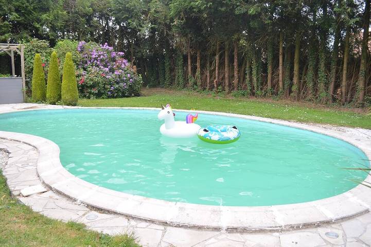 Gîte pour 15 personnes, avec Jardin et Piscine