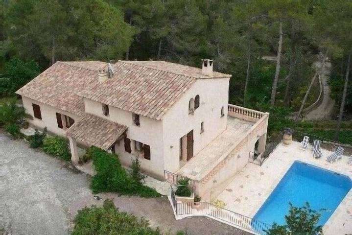 Chalet para 11 personas, con piscina además de jardín y terraza - 1