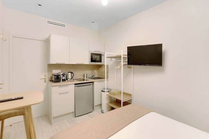 Ganze Wohnung, Air-conditioned studio offering comfort and elegance in Neuilly-sur-Seine, Hauts-de-Seine