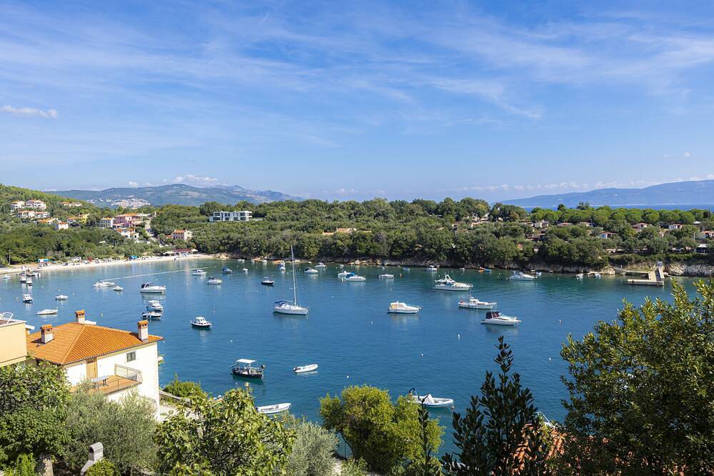 Geheel appartement, Apartment mit Wunderschönem Meerblick nur 5 Minuten vom Strand Entfernt in Raša, Oostkust Istrië