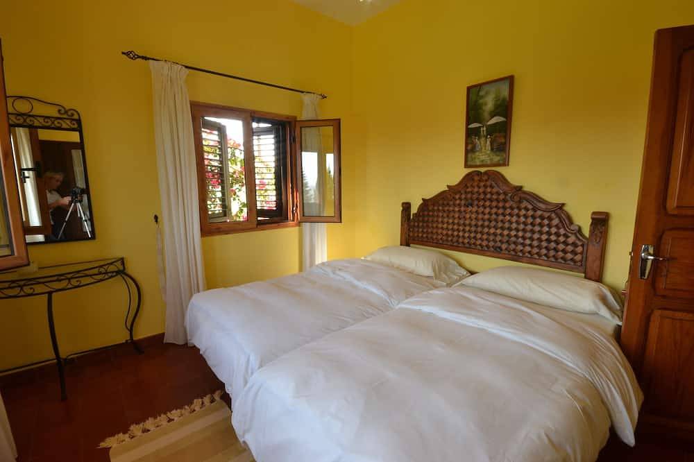 Large Finca for 12 people, in Gran Canaria with sea views in Los Toscales, Moya