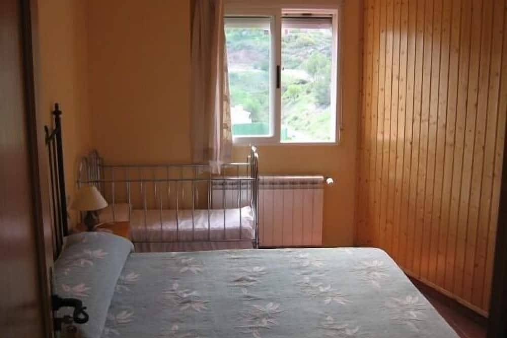 Casa Serrana for 8 people in Santa Cruz de Moya, Cuenca Province