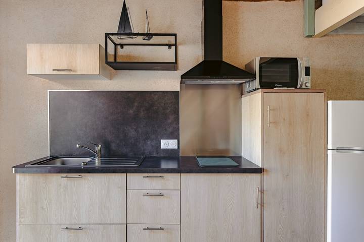 Gîte Mimosa with Terrace, Pool, and Air Conditioning by Kaz'Concept in La Jarrie, La Rochelle region