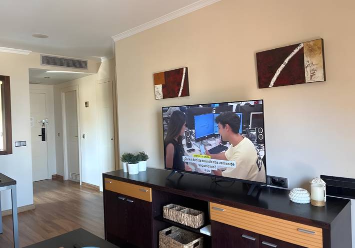 Entire apartment, Bluehorizonbenalmadena Apartment with Pool, Private Terrace, and Wi-Fi in Benalmádena Costa, Benalmádena